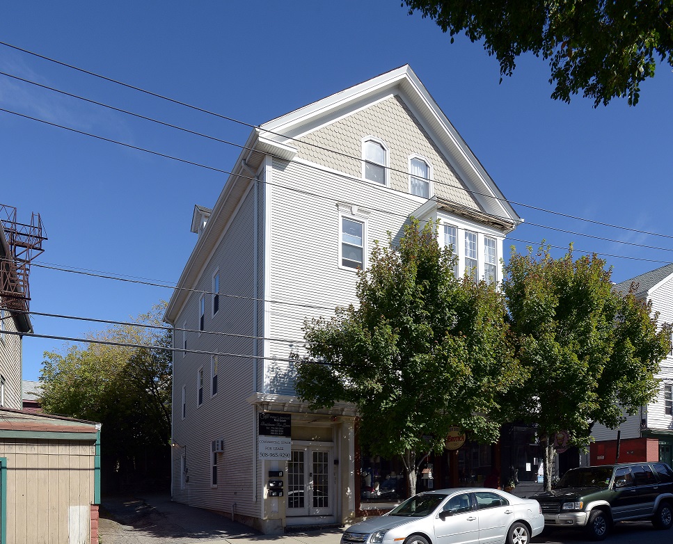 5 unit Mixed Use in Fox Point Section of Providence RI